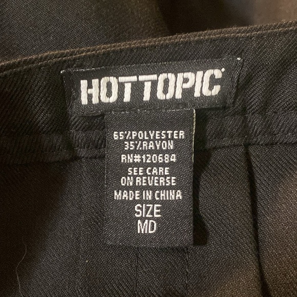 NWOT Hot Topic Black Double Buckle Pleated Skirt - Picture 3 of 3